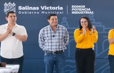 Raúl Cantú entrega 270 bancos y transforma la Preparatoria 25 en Salinas Victoria