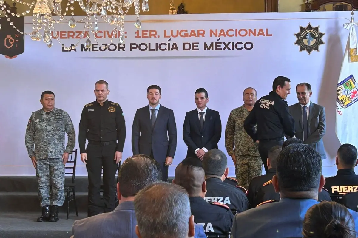 Samuel García reconoce a mandos de Fuerza Civil. Foto: Rosy Sandoval