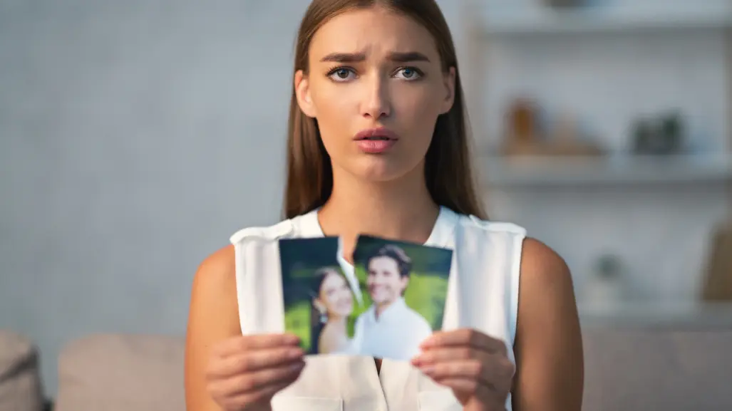 ¿Tu ex vuelve solo cuando te ve feliz? La psicología lo explica