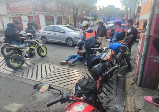 Accidente en Iztapalapa: motociclista resulta herido tras choque con automóvil