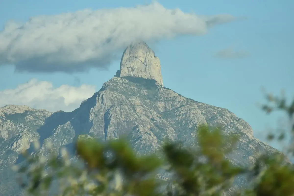 La presencia del cerro del Picacho aporta identidad geográfica al municipio./Foto: Coahuila Extremo