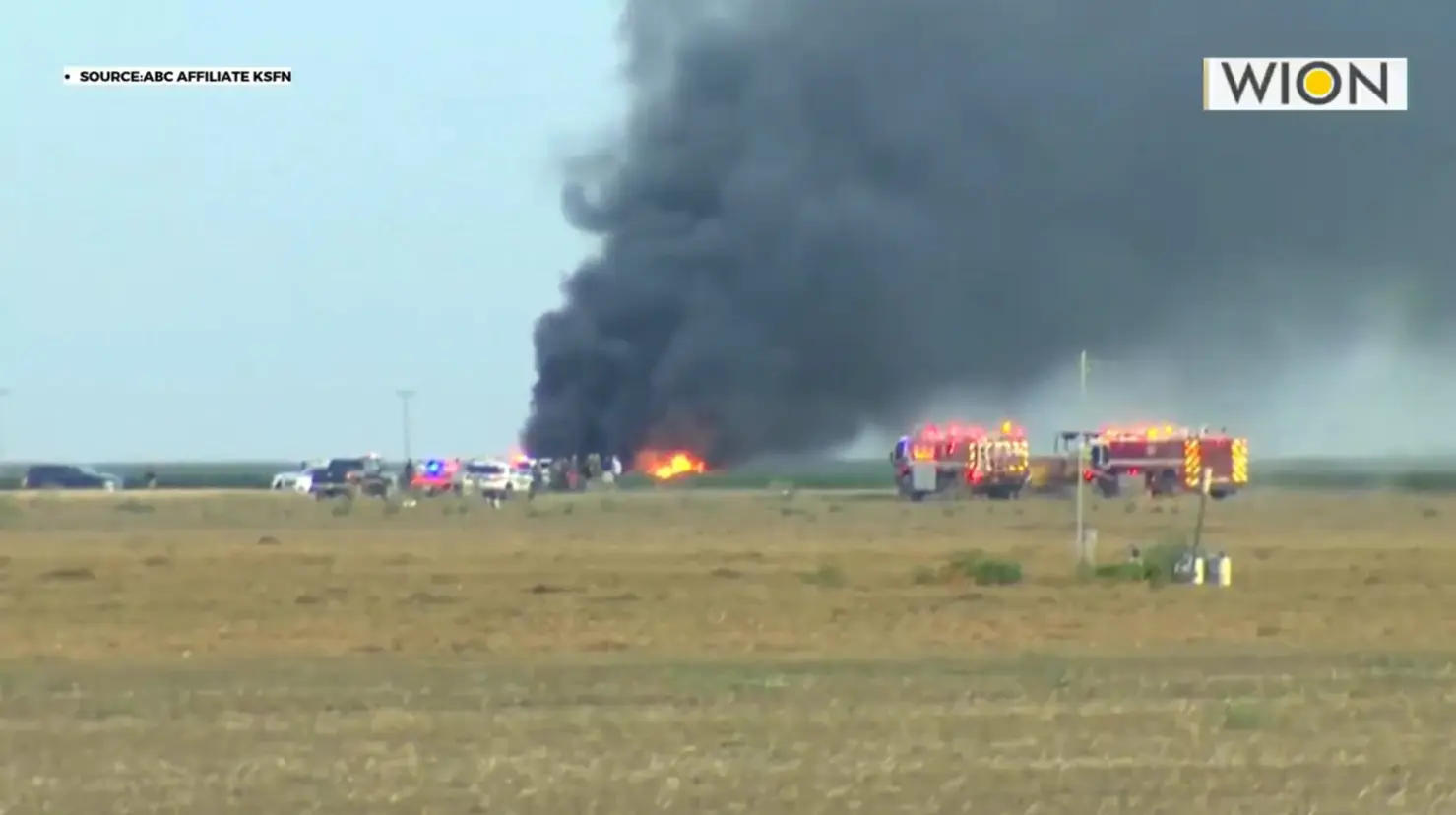 VIDEO | Avión caza se desploma durante práctica en California. Foto: WION