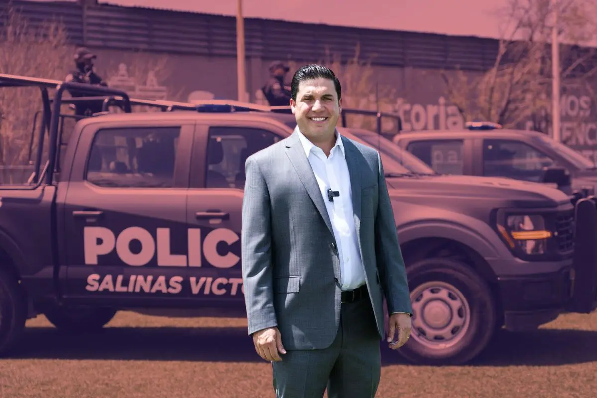 Raúl Cantú en la entrega de unidades en su municipio Foto: Gobierno de Salinas Victoria