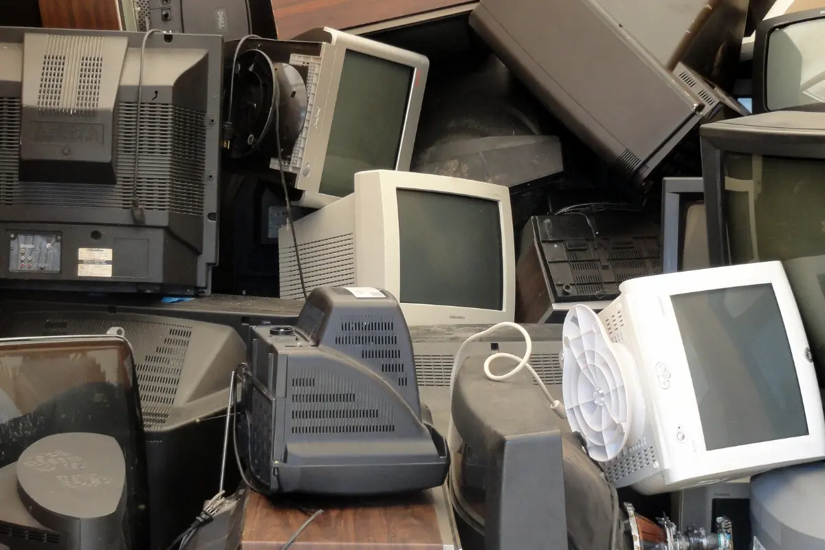 Monitores de computadoras. Foto: Canva