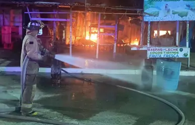 Fuerte incendio en dos locales consume mercancía en Playa Miramar