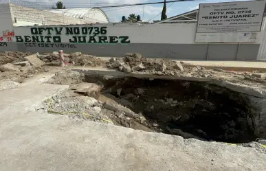 VIDEO | Aparece socavón frente a secundaria en Chimalhuacán; lleva una semana sin atención