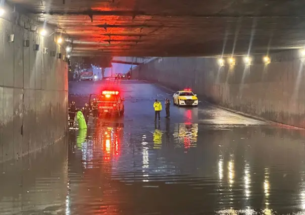Vuelven a inundarse vialidades en CDMX: bajo puente de Churubusco alcanza los 30 cm de agua