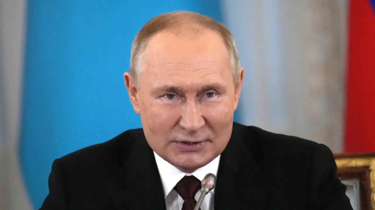 Putin espera que continúen las negociaciones de paz, pero mantiene postura firme sobre Ucrania. Foto: Reuters