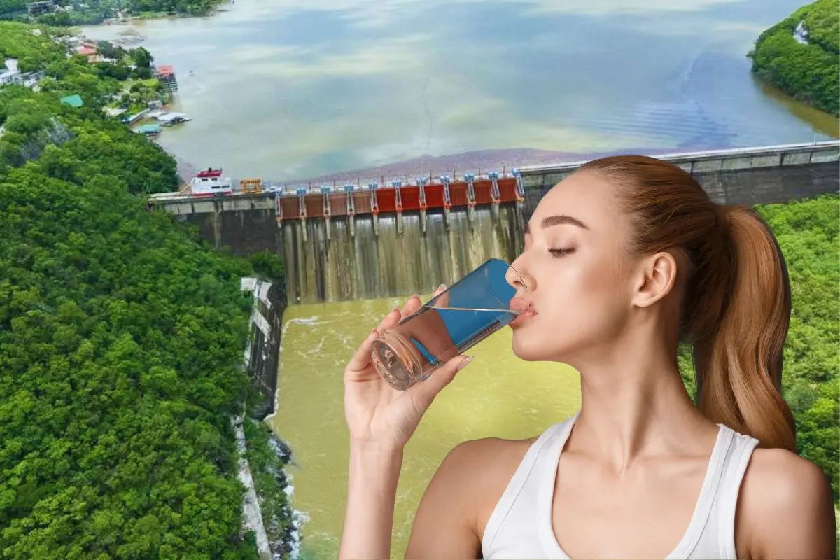 Presa de Nuevo León de fondo con una mujer tomando agua Foto: Canva