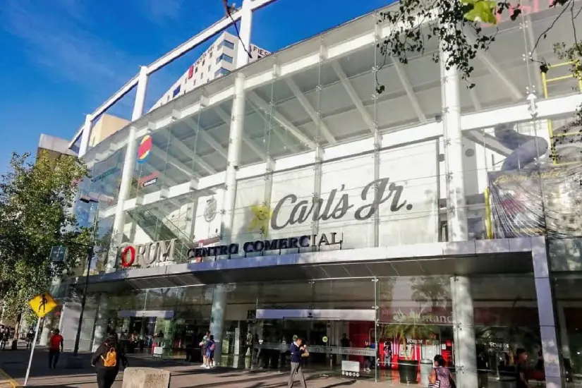 Entrada de la plaza comercial Fórum Buenavista. Foto: X @keep_gu3ssing