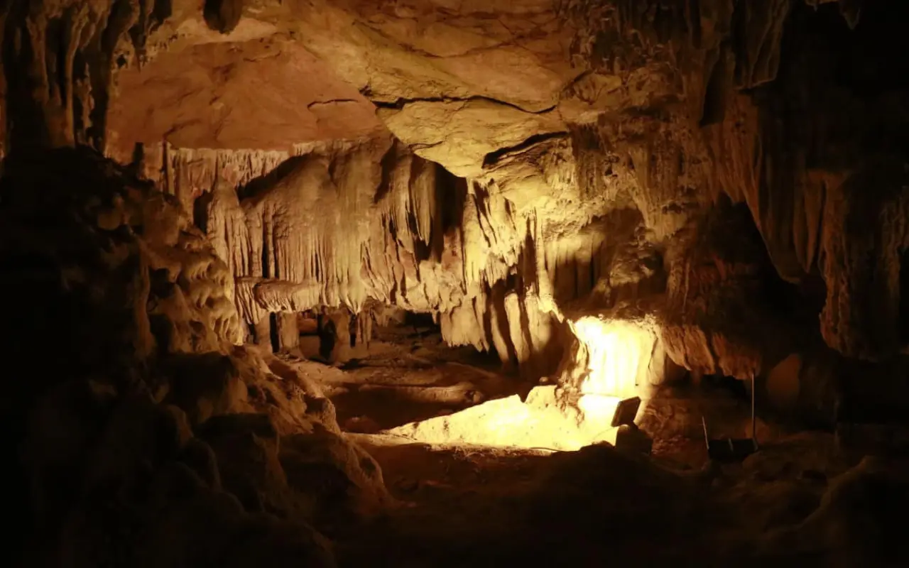 Grutas de la Estrella. Foto: FB/ Subsecretaría de Turismo del Gobierno del Estado de México (Canva)