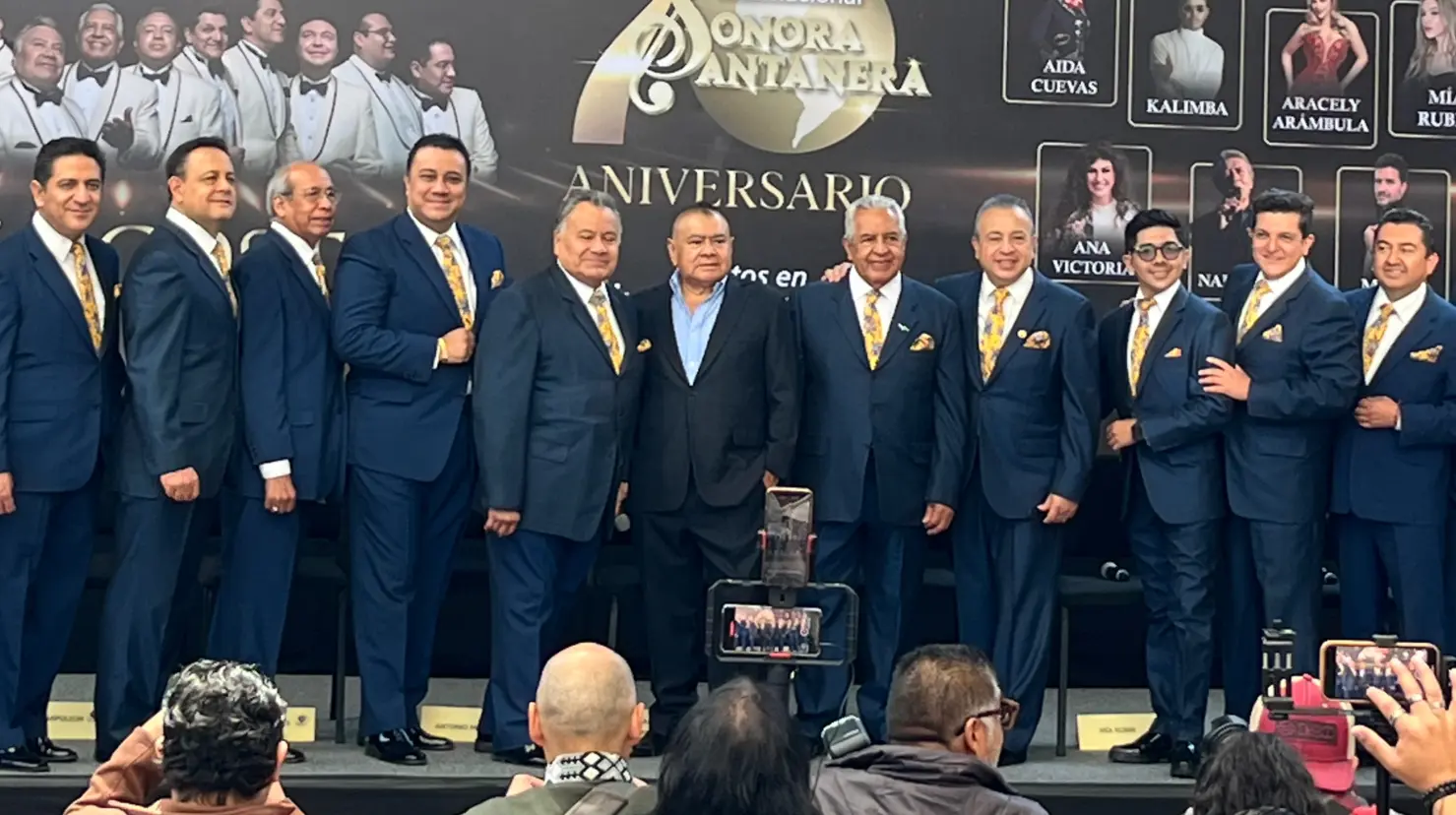 La Única e Internacional Sonora Santanera invitó a los hijos de Luis Miguel y Aracely Arámbula, para que debuten con ellos, Foto: Otto Rojas