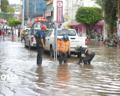 Lluvias provocan caos en Ecatepec y Tultitlán: hasta 40 cm de agua inundan calles
