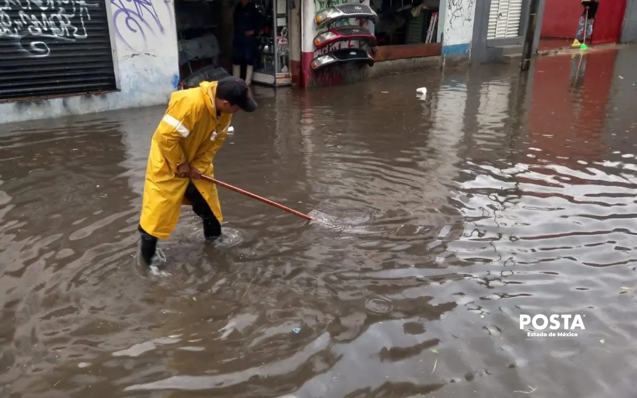 Fuertes lluvias dejan inundadas las calles del Estado de México. Foto: Juan Manuel López