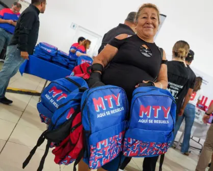 Monterrey apoya con kits de útiles escolares previo al regreso a clases