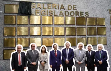 Rinde Congreso de Nuevo León homenaje a diputados constituyentes