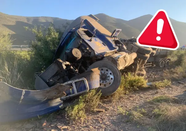 Vuelca tráiler en la carretera Monterrey - Saltillo, se dirigía a Ramos Arizpe 