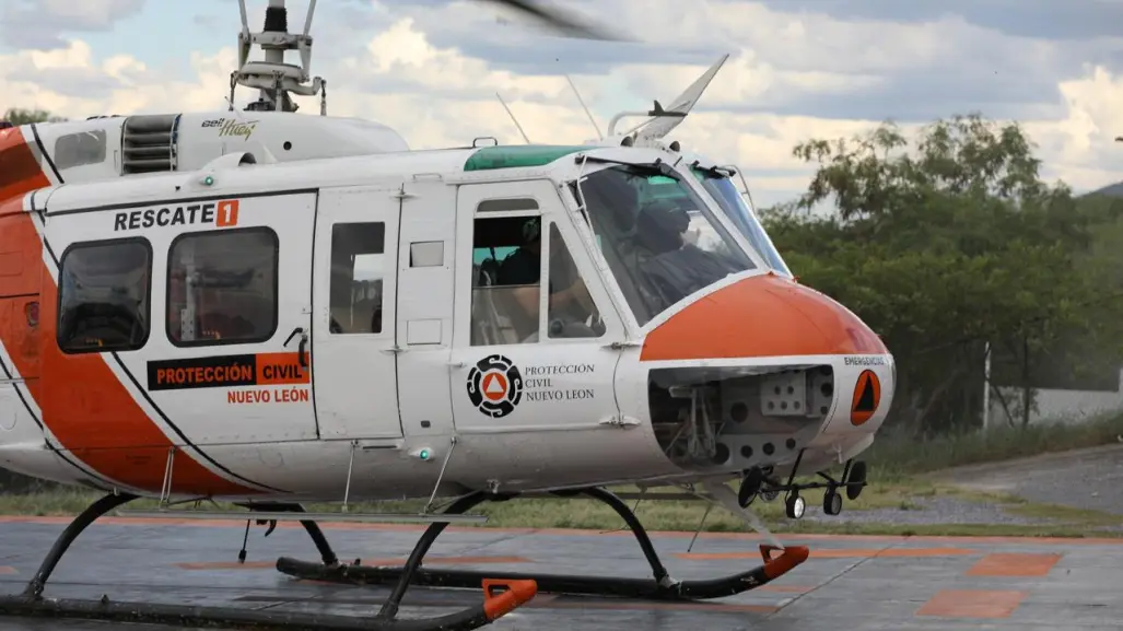 Controlan incendio forestal en Cañón del Álamo en Santiago