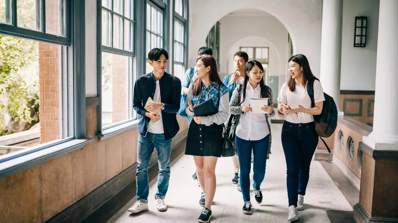 Beca estatal 2025 en Edomex: oportunidades para estudiantes de escuelas privadas. Foto: Canva