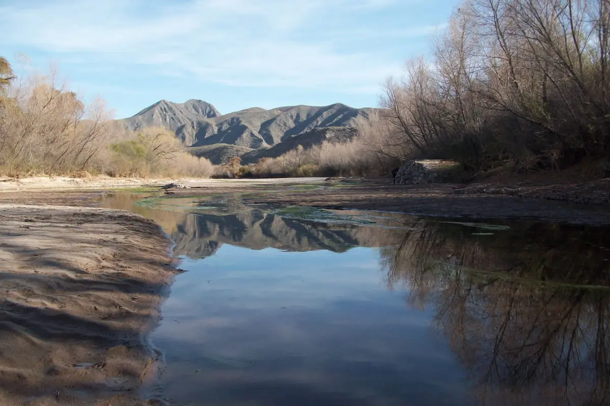 Entre los puntos imperdibles está el Puente Canal, un acueducto centenario construido en 1907, que conecta a Durango y Coahuila. /Foto: FB Cañon de Jimulco