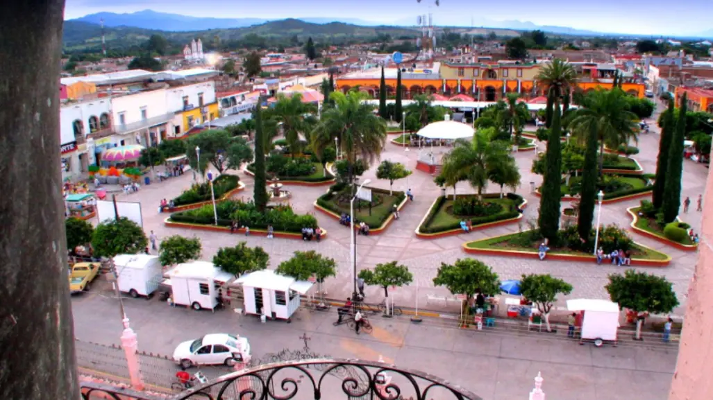 Esta es la carretera que te lleva de Edomex a un pueblo de Jalisco que es un paraíso natural