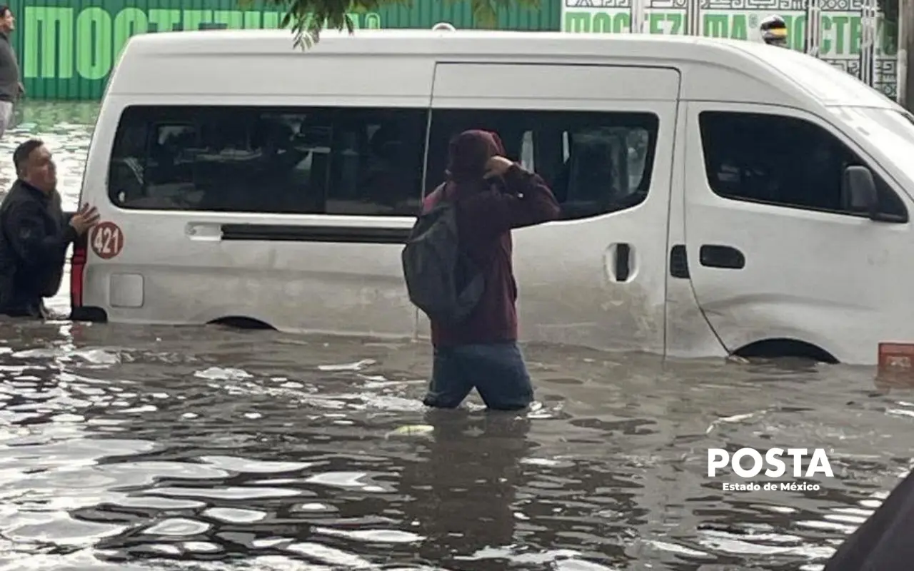 Las lluvias provocaron encharcamientos superiores al metro de altura, en Edomex. Foto: Juan Manuel López (Canva)