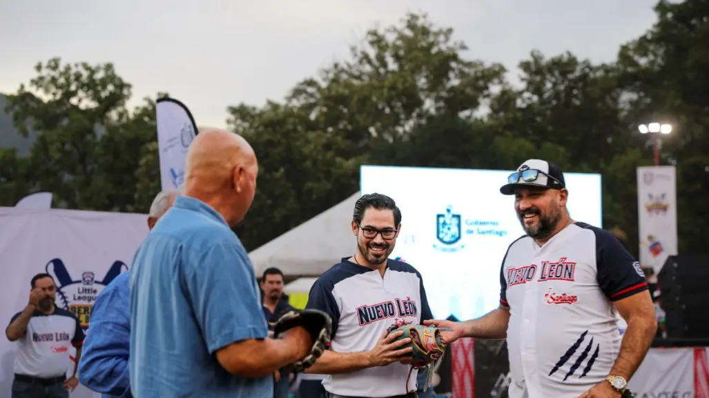 David de la Peña pone en alto a Santiago como sede nacional del béisbol
