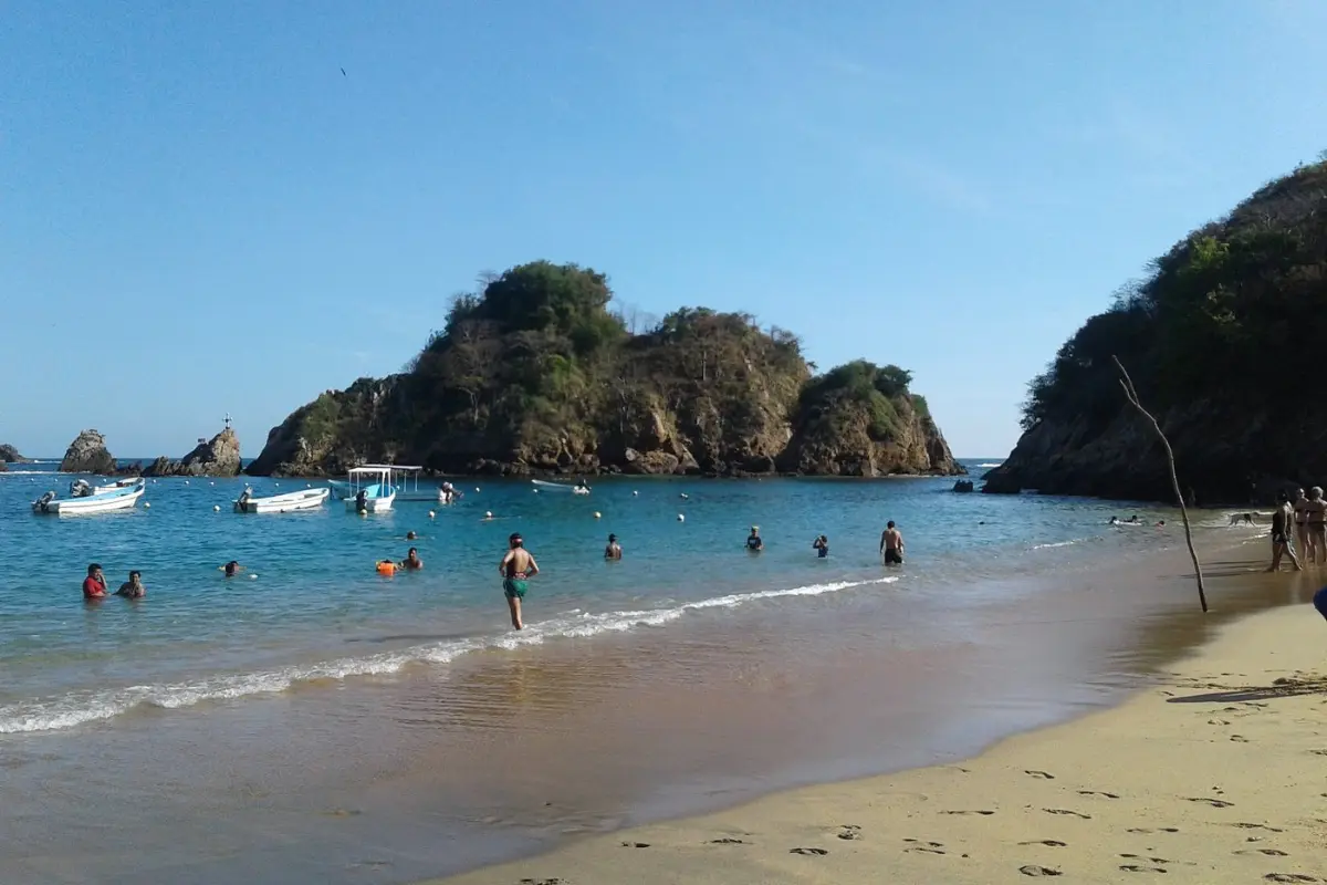 Esta playa en Oaxaca es tan tranquila como una panteón, ideal para vacacionar en familia. Foto: tripadvisor.com