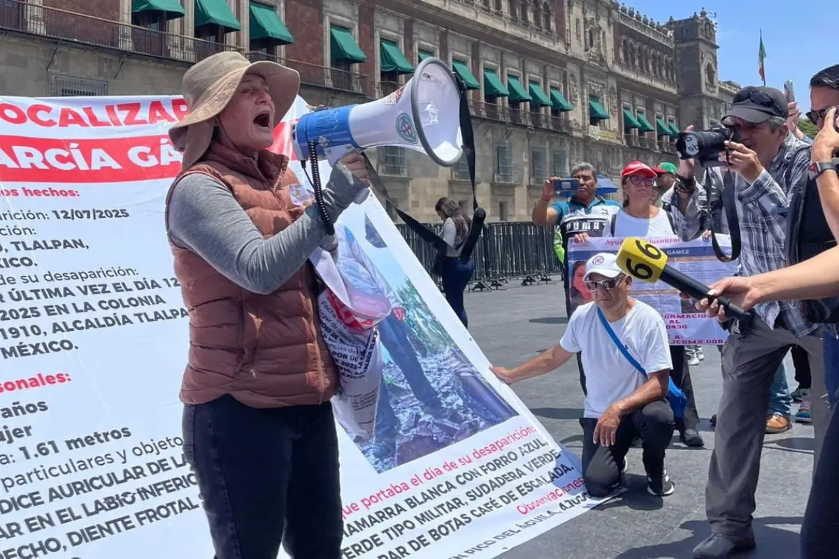 Madre de Ana Amelí exige respuesta ante la desaparición de su hija en Palacio Nacional. Foto: Iván Macías