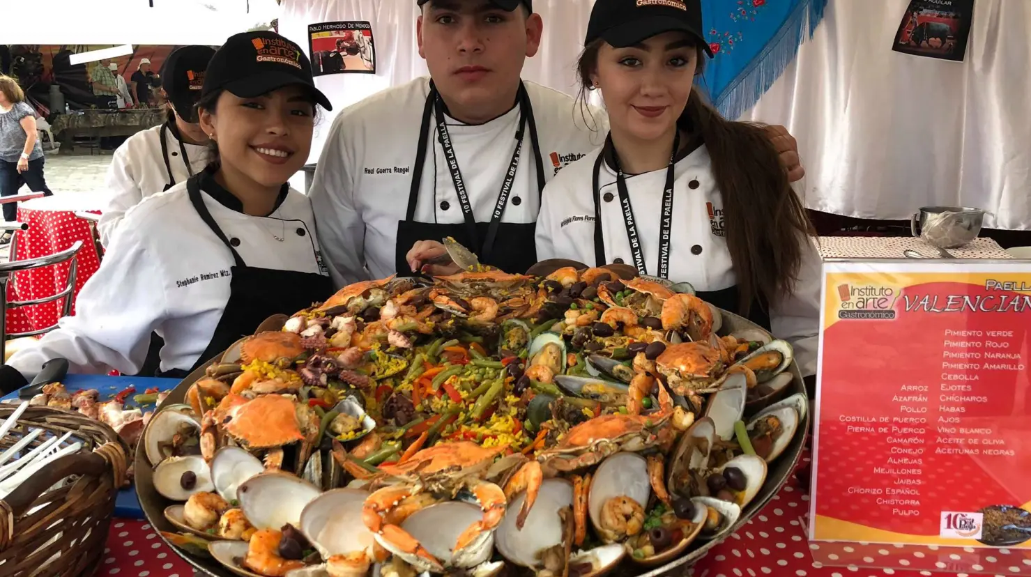 Participantes del festival. Foto del Festival de la Paella en Saltillo.