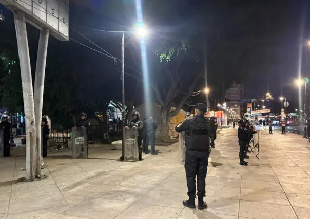 VIDEO | Reubican campamento cannábico "Comuna 4/20" tras acuerdo con el Gobierno de la CDMX