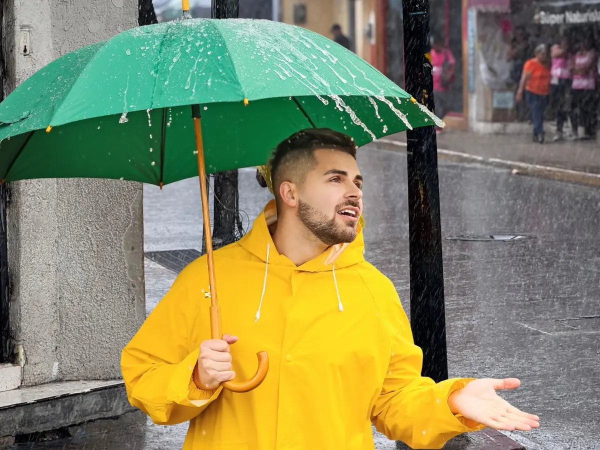 Para este lunes 4 de agosto se pronostican lluvias y tormentas dispersas en la región por la entrada de aire marítimo tropical.- Fuente archivo POSTA y Canva
