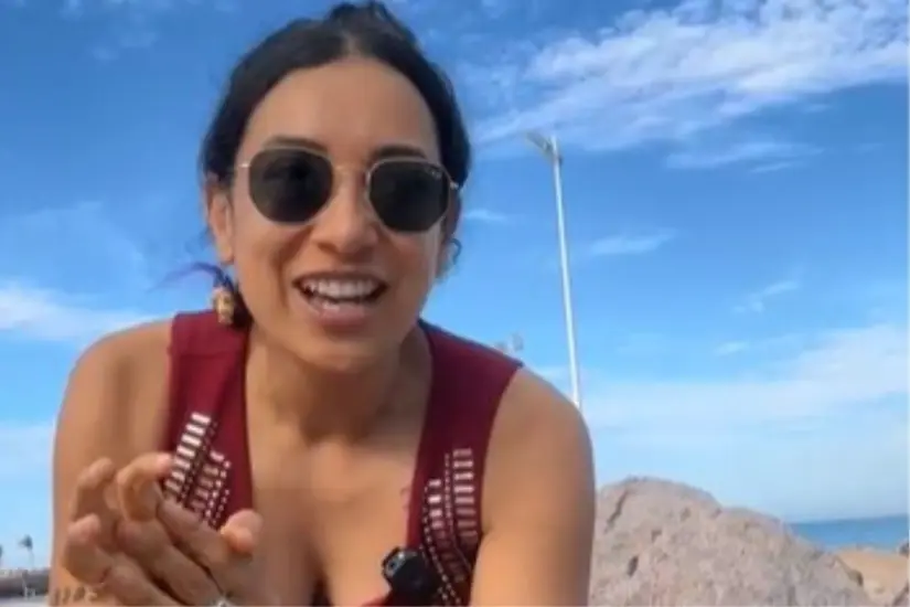 En su viaje, cruzó en ferry desde Mazatlán hacia Baja California Sur. Foto: Captura Video / Facebook | Flor Amargo