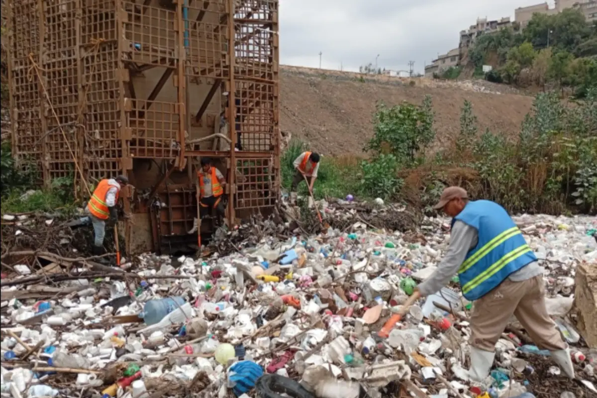 Trabajos de limpieza de drenaje. Foto: X (@conagua_mx)