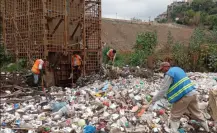 La Comisión Nacional de Agua realiza trabajos de limpieza en el sistema de drenaje del Edomex