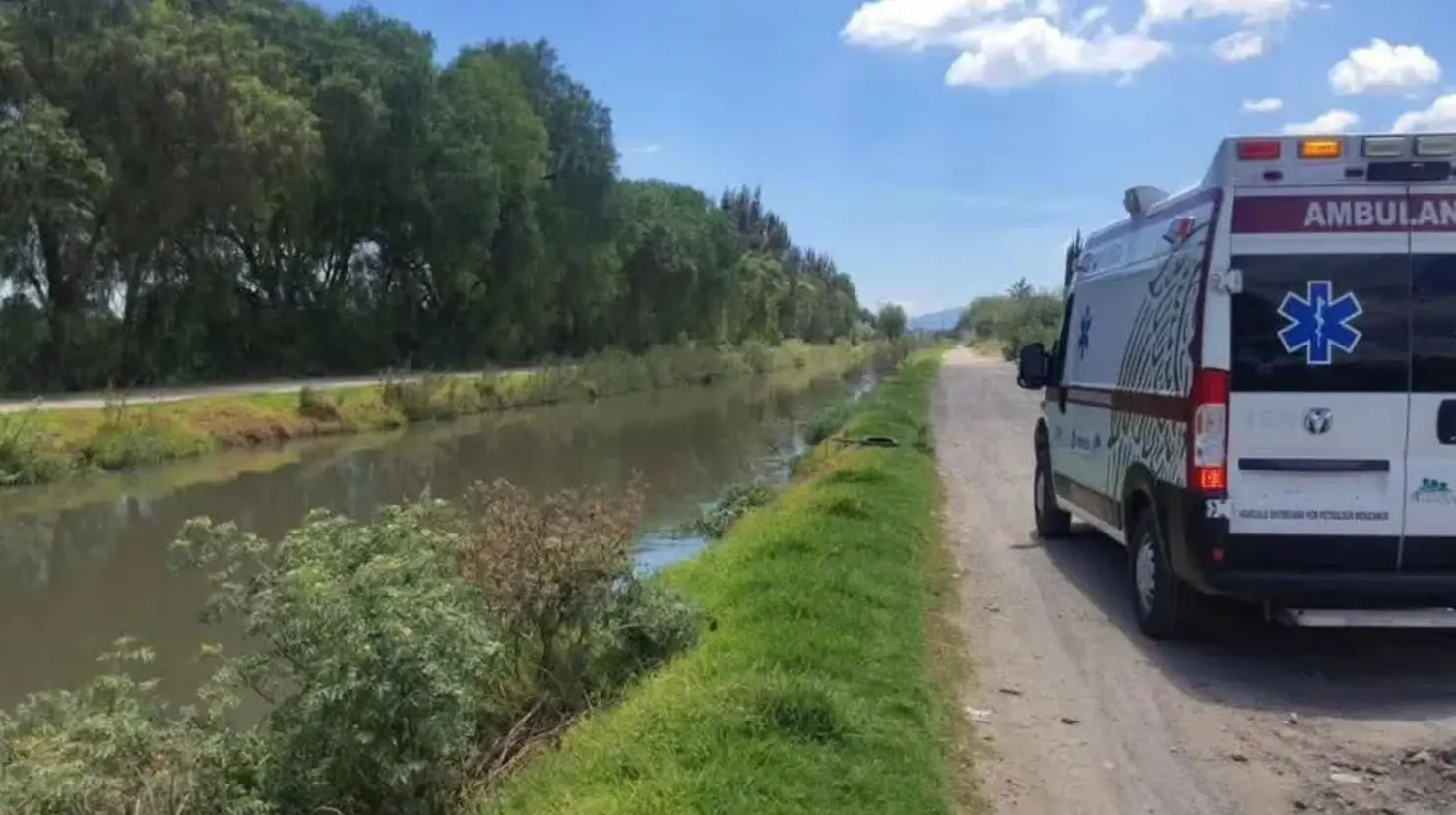 Accidente deja dos muertos y un menor desaparecido en Hidalgo. Foto: X (@RaulGtzNR)
