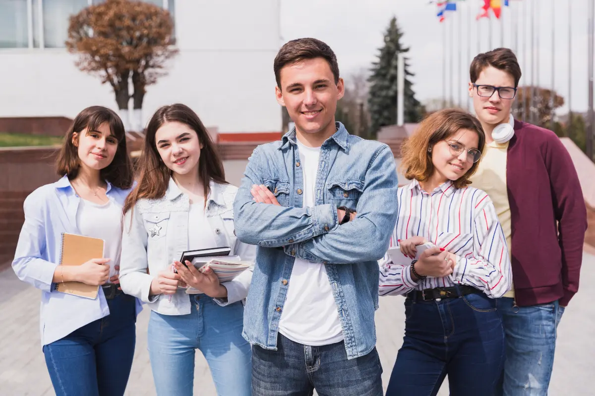 Estudiantes de preparatoria.  Foto: Freepik