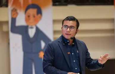 Félix Arratia moderniza atención ciudadana con Benito ¡a la orden!, chatbot oficial de Juárez