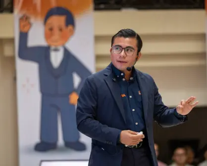 Félix Arratia moderniza atención ciudadana con Benito ¡a la orden!, chatbot oficial de Juárez
