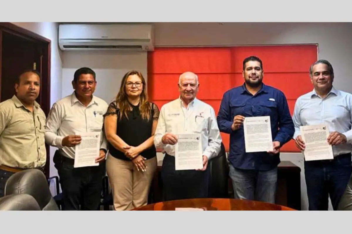Firma de entrega de más de mil 400 lotes de vivienda Bienestar en Tamaulipas | Foto: ITAVU