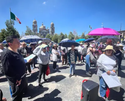 Jubilados y docentes del Edomex exigen resolver fraude de funeraria CIF