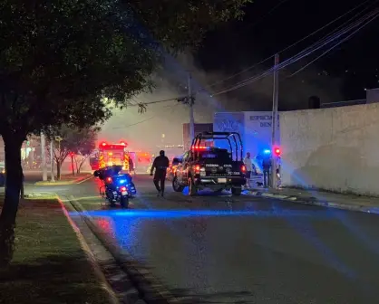 Moviliza incendio en tapicería al sur de Monterrey