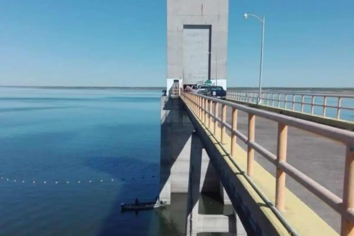 Entre el calor semidesértico del noreste de Tamaulipas y las aguas tranquilas del río Bravo, la Presa Falcón permanece como un gigante silencioso que sostiene vida. Foto: CONAGUA