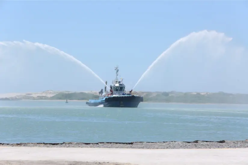 Remolcador en el canal de navegación del puerto de Matamoros. Foto: Ramón Sánchez