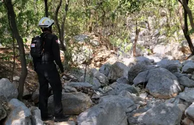 Rescatan a dos jóvenes en el Cerro de la Silla tras sufrir golpe de calor