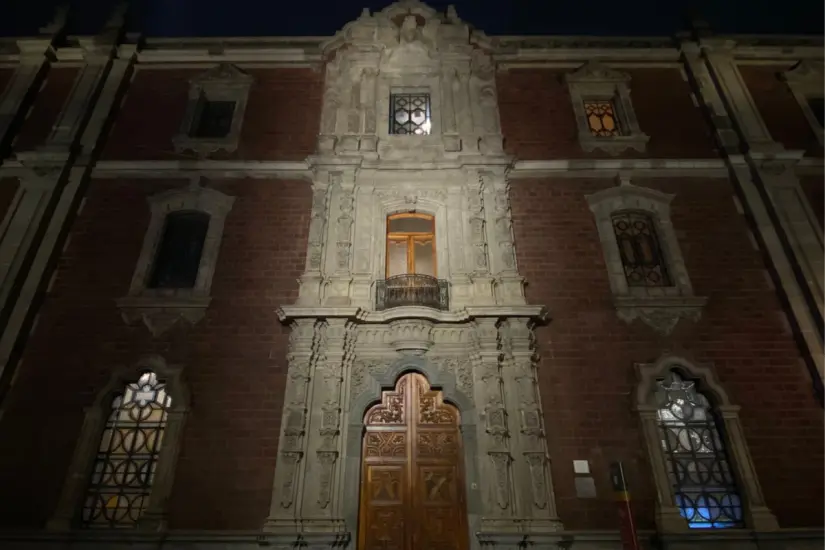 Entrada del Antiguo Colegio San Ildefonso. Foto: X @SanIldefonsoMx 