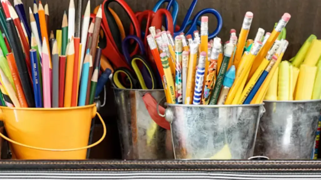 En este bazar de Altamira puedes encontrar útiles escolares a precios accesibles