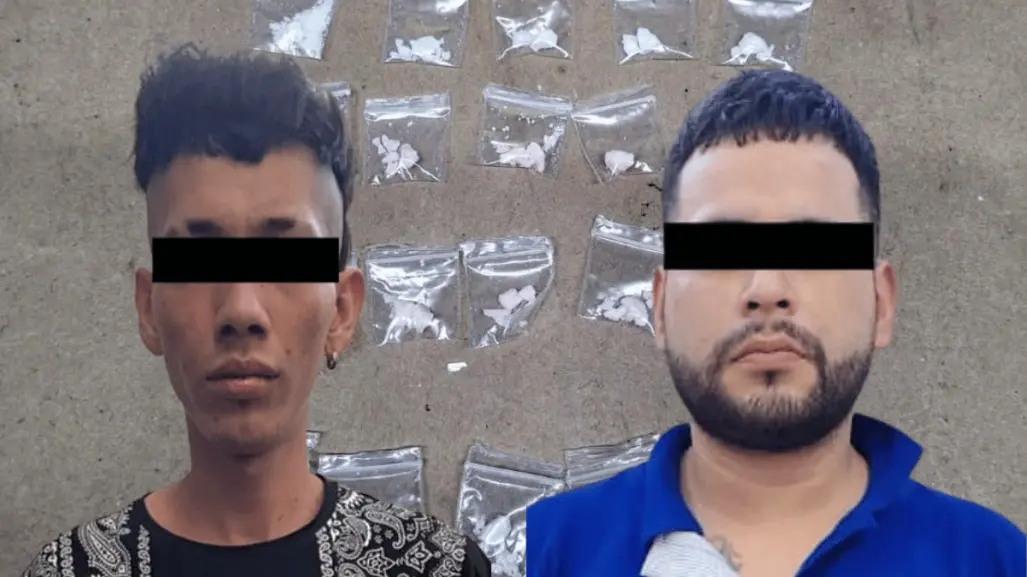 Caen dos con armas y droga tras cateo en Monterrey