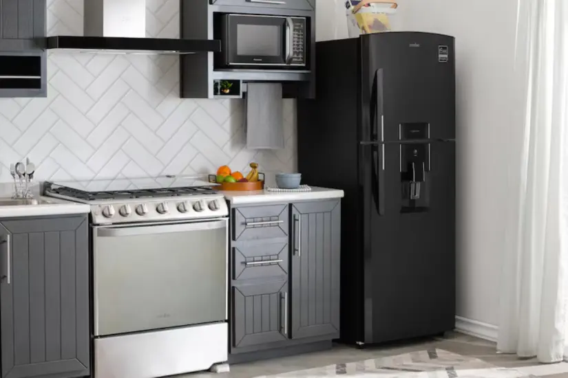 Ahorra energía y gana estilo con el refrigerador Mabe de 14 pies que está disponible con precio especial en línea. Foto: Coppel