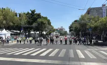 Vecinos exigen retirar campamento cannábico en el Centro Histórico; bloquean Eje Central de CDMX